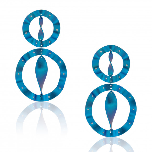 Intersecting Circle Titanium Earrings