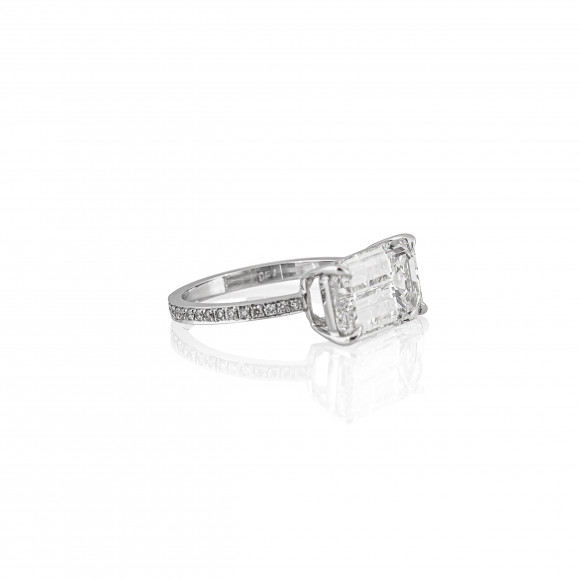 DAP.211275_Anastasia Kessaris_Solitaire Emerald Diamond Ring